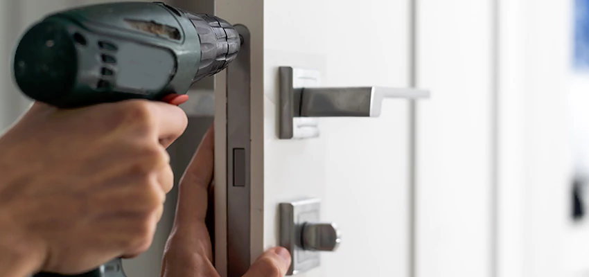 Locksmith For Lock Replacement Near Me in Carlsbad, CA